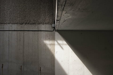 blanco, cable, pared, arquitectura, edificio, estructura, antecedentes, pared - característica de la construcción, sombra, luz del sol, estructura construida, nadie, día, adentro, naturaleza, modelo, texturizado, piso, ausencia, de cerca, material de madera, hormigón, centrarse en la sombra, 1080P, CC0, dominio público, libre de derechos