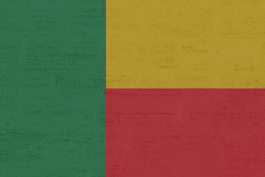 Benin, bandera, funció de construcció de parets, groc, estructura construïda, arquitectura, multicolor, color verd, fons, marc complet, cap gent, exterior de l'edifici, color taronja, textura, dia, pintura, vermell, còpia espai, pintat, patró, a l'aire lliure, color rosa, concret, 1080P
