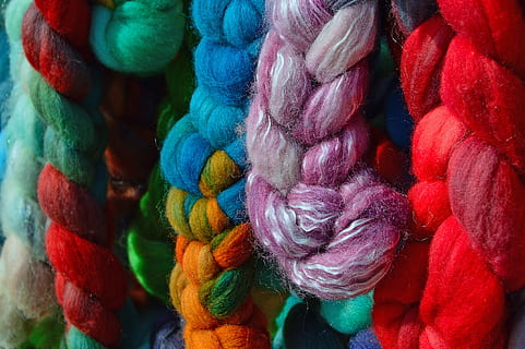 benang, bahan, warna, merah, hijau, suasana hati, jahit, multi-warna, tekstil, merapatkan, bingkai penuh, wol, latar belakang, tidak ada orang, seni dan kerajinan, variasi, pola, pilihan, kerajinan, masih hidup, kreativitas, dijual, hari, kelimpahan, sekelompok besar objek, kelembutan, 2K, CC0, domain publik, bebas royalti