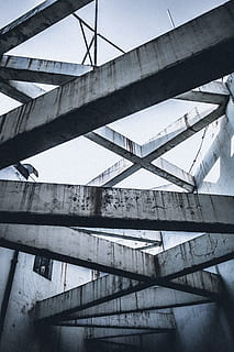 witte betonconstructie, wit, stalen structuurframes, staal, structuur, frames, gebouw, architectuur, beton, bouwindustrie, ingebouwde structuur, stedelijke scène, abstract, metaal, modern, industrie, blauw, verdwijnpunt, geen mensen, brug - door de mens gemaakte structuur, verbinding, balk, lage hoekweergave, brug, dag, hemel, natuur, patroon, vervoer, buitenshuis, buitenkant van het gebouw, zonlicht, ontwerp, direct onder, 4K, CC0, publiek domein, royaltyvrij