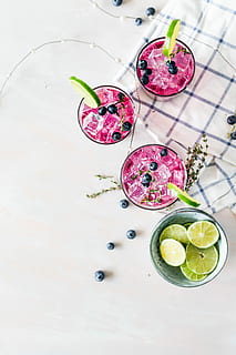 lyserød, væsker, serveret, drikkeglas, drik, bær, Citron, klar, briller, flatlay, drikke, is, frugt, Juice, smoothie, blåbær, håndklæde, linned, bord, pigeaften, fest tid, forfriskende, sund kost, mad og drikke, mad, friskhed, velvære, høj vinkel visning, citrus frugt, forfriskning, glas, skive, husholdningsudstyr, ingen mennesker, indendørs, stilleben, direkte over, cocktail, mynteblad - kulinarisk, 5K, CC0, offentligt domæne, royaltyfrie