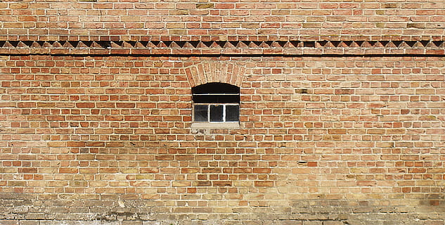 pared, ladrillo, ventana, antiguo, históricamente, arquitectura, hauswand, fachada, ventana vieja, edificio, estructura construida, pared de ladrillo, exterior del edificio, pared - característica de la construcción, nadie, fotograma completo, modelo, día, antecedentes, al aire libre, vista de ángulo bajo, marrón, arco, el pasado, 1080P, CC0, dominio público, libre de derechos