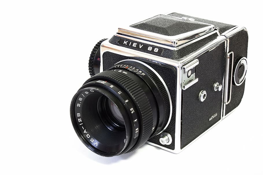 kamera, analog, medium format, Russisk, Kiev, gammelt kamera, fotografi, fotografering, fotokamera, film, gammel, analog kamera, nostalgi, Foto, retro, årgang, linse, hipster, retro look, indspilning, roll film, analoge film, slr, fotografering temaer, kamera - fotografisk udstyr, gammeldags, retro stylet, skåret ud, kamera film, hvid baggrund, enkelt objekt, sort farve, filmindustrien, teknologi, objektiv - optisk instrument, studio skud, fotografisk udstyr, indendørs, digitalt kamera, objektiv - øje, ingen mennesker, stilleben, kopiere plads, tæt på, SLR kamera, læder, 5K