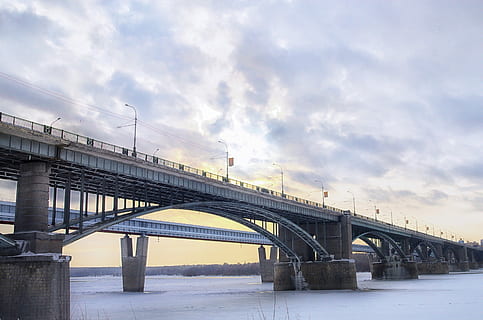 pont, gel, barana, hivern, riu, blanc, neu, foto, temps, nevades, fred, Rússia, paisatge, pont - estructura feta per l'home, connexió, estructura construïda, arquitectura, transport, ciutat, cel, núvol - cel, aigua, naturalesa, cap gent, dia, exterior de l'edifici, fum - estructura física, a l'aire lliure, tren, columna arquitectònica, contaminació de l'aire, 4K, CC0, domini públic, lliure de regalies