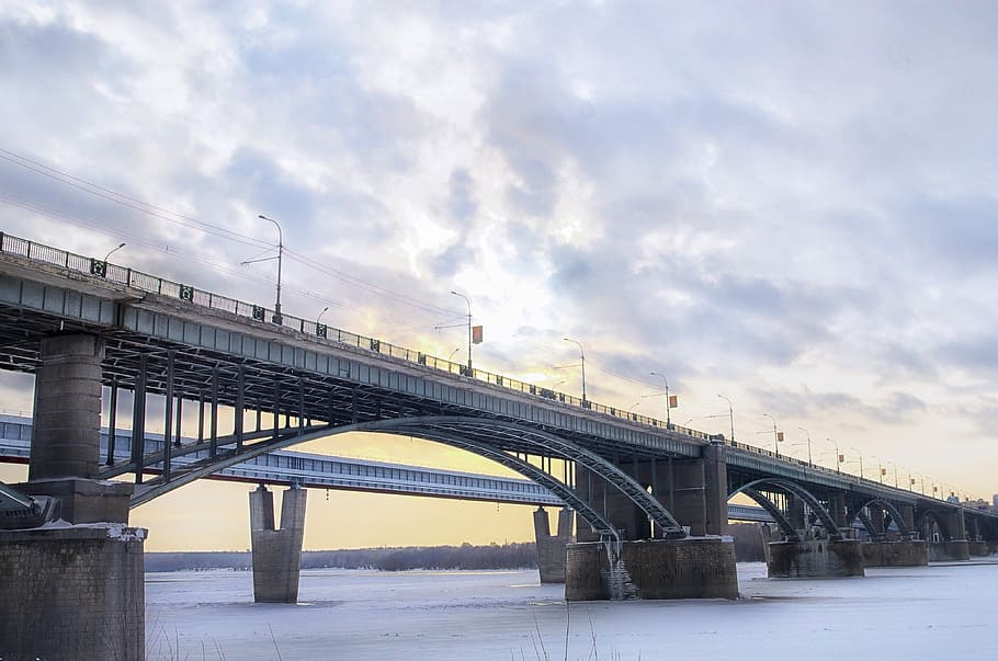 pont, gel, barana, hivern, riu, blanc, neu, foto, temps, nevades, fred, Rússia, paisatge, pont - estructura feta per l'home, connexió, estructura construïda, arquitectura, transport, ciutat, cel, núvol - cel, aigua, naturalesa, cap gent, dia, exterior de l'edifici, fum - estructura física, a l'aire lliure, tren, columna arquitectònica, contaminació de l'aire, 4K
