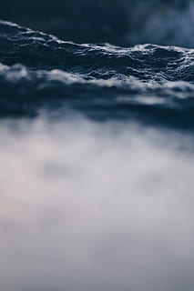 vicino, foto, onde del mare, fotografia, nero, liquido, acqua, bolla, onda, macro, waveporn, vista sull'oceano, nz, Nuova Zelanda, in profondità, superficiale, blu, wafe, waterphotography, Oceanlife, oceano, cielo, nuvola - cielo, nessuno, bellezza nella natura, natura, scenics - natura, mare, movimento, la tranquillità, sfondi, all'aperto, fotogramma intero, Cloudscape, terra, messa a fuoco selettiva, sport acquatico, sfondi astratti, potere in natura, 5K, CC0, dominio pubblico, privo di copyright