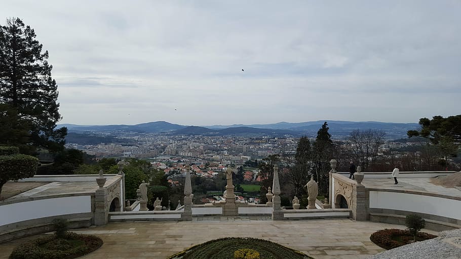vista, sameiro, braga, arquitectura, lloc famós, estructura construïda, cel, arbre, exterior de l'edifici, núvol - cel, planta, naturalesa, aigua, muntanya, dia, ciutat, cap gent, edifici, destinacions de viatge, a l'aire lliure, història, turisme, viatjar, 5K