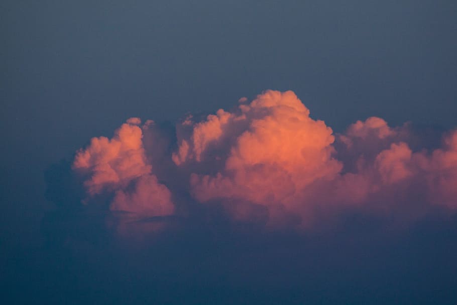 núvol vermell de nimb, vermell, núvol nimb, núvol, resplendor, taronja, núvols de cúmuls, Cúmulus, tempesta, cel, gris blau, pluja, temps, formen núvols, núvol - cel, fum - estructura física, cap gent, a l'aire lliure, cel només, bellesa a la natura, naturalesa, tranquil·litat, escenics - natura, escena tranquil·la, dia, posta de sol, medi ambient, fons, vista d’angle baix, color taronja, cloudscape, còpia espai, cel dramàtic, esponjós, suavitat, meteorologia, 4K
