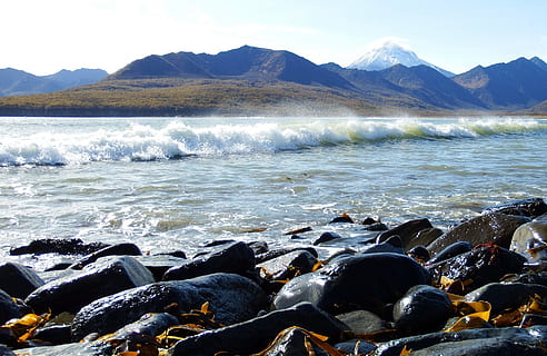 Oceano, playa, costa, capa, montañas, rocas, marina, mar, navegar, orilla del mar, naturaleza, viaje, arena, ola, piedras, volcán, noche, agua, rock, paisajes - naturaleza, montaña, sólido, belleza en la naturaleza, roca - objeto, movimiento, tierra, día, nadie, escena no urbana, ambiente, deporte, tranquilidad, escena tranquila, al aire libre, agua que fluye, 1080P, CC0, dominio público, libre de derechos