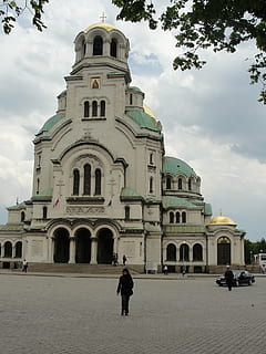 Sofia, Bulgarien, Basilika, Gebäudehülle, die Architektur, gebaute Struktur, Himmel, wolke - himmel, Anbetungsstätte, Religion, Glauben, echte Menschen, Spiritualität, Gebäude, Bogen, Geschichte, die Vergangenheit, Natur, eine Person, Tag, Reise, draußen, 1080P, CC0, gemeinfrei, lizenzfrei