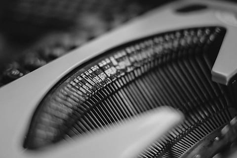 grayscale photo, typewriter, type, movable, machine, vintage, office, retro, nostalgia, equipment, typing, metal, black, white, close-up, technology, selective focus, indoors, communication, connection, no people, business, extreme close-up, computer equipment, single object, focus on foreground, retro styled, computer, macro, industry, studio shot, comb, 4K, CC0, public domain, royalty free