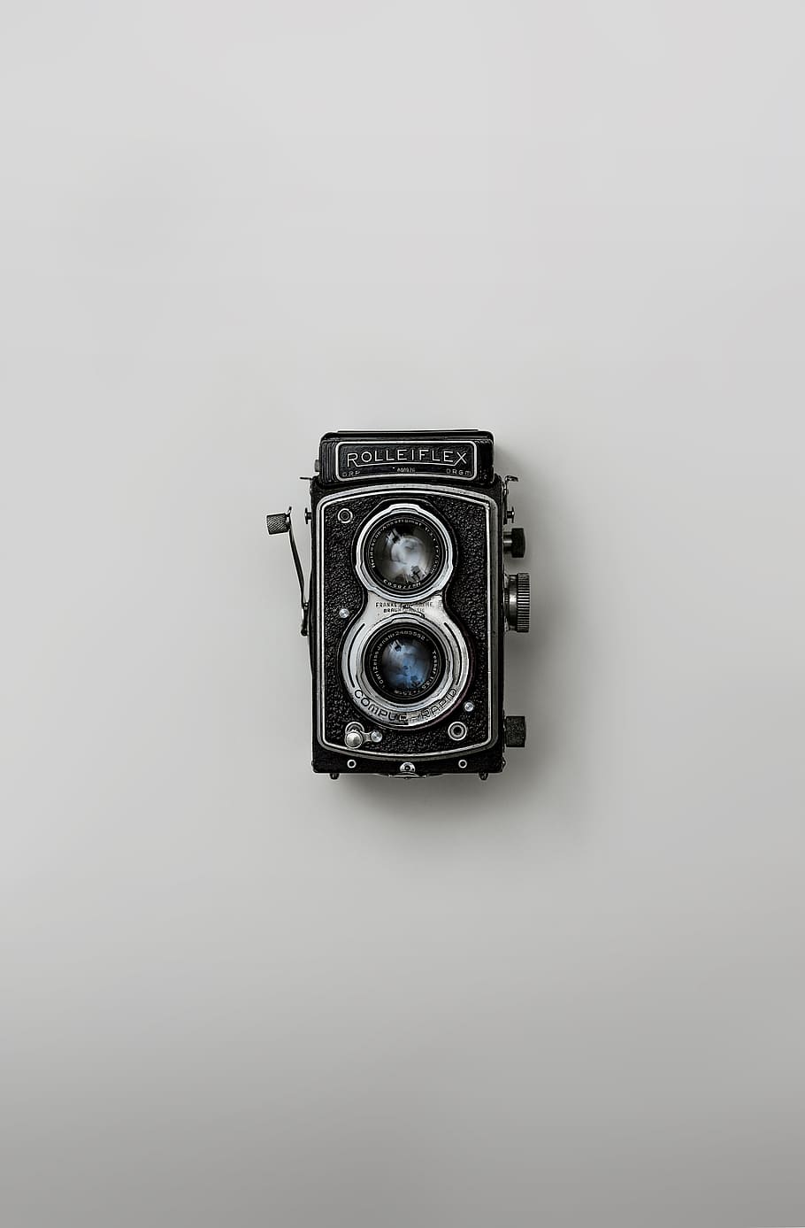 negre, plata, vintage, càmera rolleiflex, càmera, clàssics, càmera - equip fotogràfic, passat de moda, estil retro, vell, equipament, temes de fotografia, antiguitat, sol objecte, obsoleta, clàssic, tir de l'estudi, tecnologia, a l'interior, primer pla, còpia espai, equip fotogràfic, cap gent, lent - instrument òptic, fons blanc, fotografiar, nostàlgia, analògic, càmera digital, càmera slr, 8K