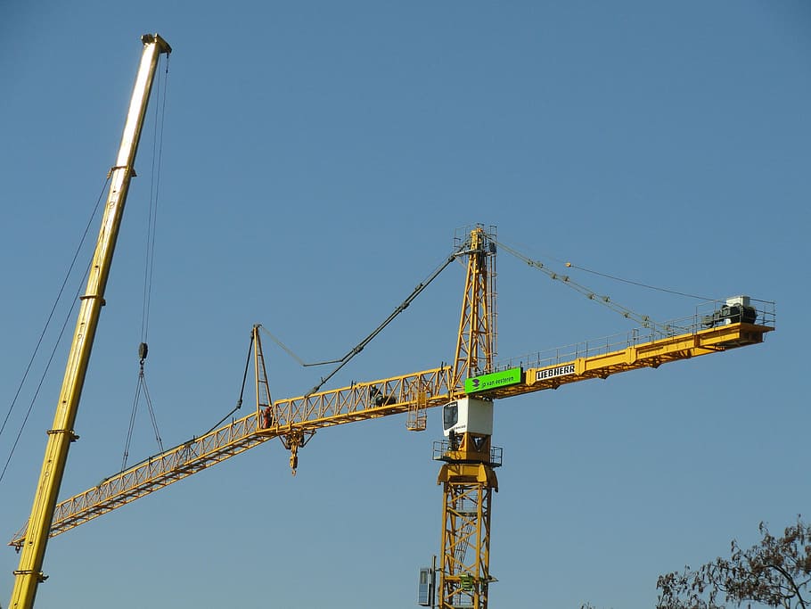 grua, muntatge, liebherr, torre, construcció, lloc, estructura, equipament, cel, maquinària, indústria, cel clar, grua - maquinària de construcció, lloc de construcció, naturalesa, arquitectura, industria de la construcció, desenvolupament, cap gent, dia, vista d’angle baix, estructura construïda, a l'aire lliure, còpia espai, blau, transport, metall, assolellat, equips de construcció, 4K