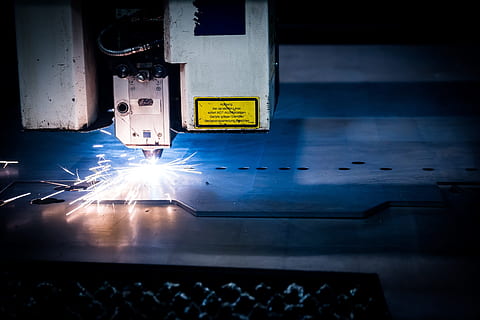 laser, pemotongan, mesin, plasma, bunga api, teknologi, pabrik, mori, pemotongan laser, pemotongan plasma, industri, produksi, perangkat, perusahaan, logam, pengerjaan logam, baja, cnc, dalam ruangan, peralatan, tidak ada orang, bisnis, diterangi, ketepatan, peralatan pabrik, industri logam, pengelasan, keamanan, manufaktur, komunikasi, refleksi, koneksi, kerja, peralatan Industri, garis produksi, 2K, CC0, domain publik, bebas royalti