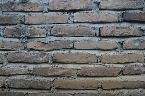 cegły, murarstwo, cement, beton, budowa, wzór, szorstki, kamień, powierzchnia, tekstura, Ściana, ceglana ściana, funkcja budowy ścian, pełna ramka, cegła, tła, architektura, teksturowane, zbudowana struktura, żadnych ludzi, dzień, na dworze, zbliżenie, solidny, brązowy, czerwony, prostokąt, szary, Kamienna ściana, 5K, CC0, domena publiczna, darmowe zdjęcia