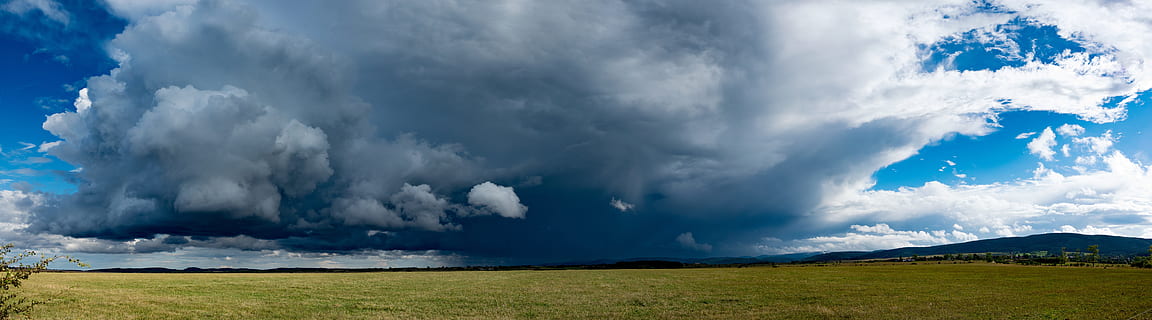 landskabsfoto, grøn, græs, hvid, skyer, dagtimerne, vejr, storm, frem, regn, tordenvejr, natur, tordensky, skybrud, sky - himmel, himmel, landskab, miljø, storm sky, panoramisk, dramatisk himmel, meteorologi, jord, cloudscape, scenics - natur, ingen mennesker, horisont, Mark, skønhed i naturen, udendørs, ildevarslende, magt i naturen, vind, 8K, CC0, offentligt domæne, royaltyfrie