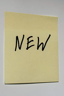 publica-ho, llista, nota, adhesiu, memo, nota adhesiva, oficina, paper, memòria, missatge, comunicació, Stickies, accessoris d’oficina, groc, temps, post-it-chit, notes adhesives, full, senyal, marca, nou, fons blanc, tir de l'estudi, text, a l'interior, guió occidental, cap gent, primer pla, còpia espai, Color blanc, bloc de notes, funció de construcció de parets, escriptura a mà, tallar, gris, 2K, CC0, domini públic, lliure de regalies