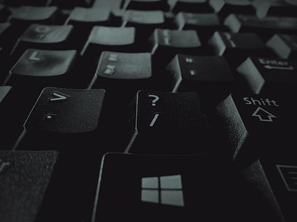 zwart computertoetsenbord, toetsenbord, computer, sleutels, technologie, internet, bedrijf, kantoor, pc, toetsen, werk, keypad, typen, elektronisch, type, desktop, invoer, zwart, brief, Duwen, digitaal, modern, voorwerp, informatie, communicatie, uitrusting, web, laptop, gegevens, invoeren, netwerk, www, computerapparatuur, computer deel, volledig kader, achtergronden, computer sleutel, detailopname, geen mensen, tekst, alfabet, binnenshuis, verbinding, hoofdletter, zwarte kleur, hoge hoekmening, 4K, CC0, publiek domein, royaltyvrij