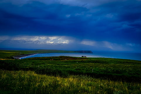 paisatge, naturalesa, cel, núvols, calma, ennuvolat, dramàtica, herba, idíl·lic, a l'aire lliure, tranquil, escènic, escenics - natura, núvol - cel, bellesa a la natura, aigua, escena tranquil·la, tranquil·litat, terra, medi ambient, planta, mar, color verd, escena no urbana, cap gent, tempesta, 4K, CC0, domini públic, lliure de regalies