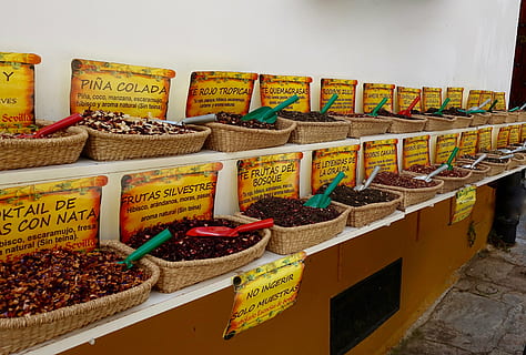 tea, choice, exotic, range, beverage, food and drink, food, variation, market, for sale, communication, retail, freshness, price tag, abundance, container, market stall, large group of objects, text, arrangement, script, healthy eating, western script, non-western script, no people, retail display, order, sale, 4K, CC0, public domain, royalty free