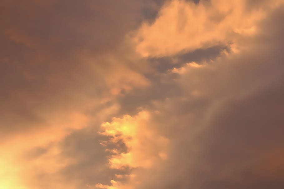 skyer, himmel, sollys, belysning, vejrstemning, sky - himmel, skønhed i naturen, scenics - natur, solnedgang, ro, natur, ingen mennesker, lav vinkel visning, orange farve, baggrunde, dramatisk himmel, cloudscape, rolig scene, idyllisk, ærefrygt, udendørs, overskyet, abstrakt, abstrakte baggrunde, meteorologi, 4K