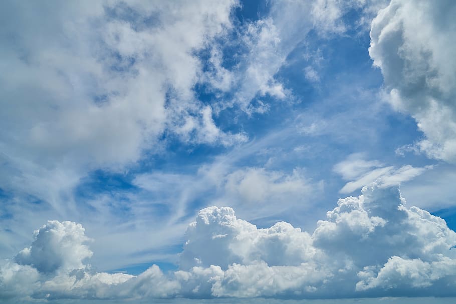 clar, blau, cel, núvols nimbus, núvol, núvols, aire, alt, està a l'aire, a l'aire lliure, blanc, naturalesa, pluja, temporada, fons, bonic, hivern, textura, resum, paisatge, huracà, plujós, tempesta, dia, primavera, núvol - cel, bellesa a la natura, escenics, cap gent, cloudscape, Color blanc, escenics - natura, atmosfera, meteorologia, cel dramàtic, medi ambient, idíl·lic, esponjós, vent, clima, brillant, netejar, 8K