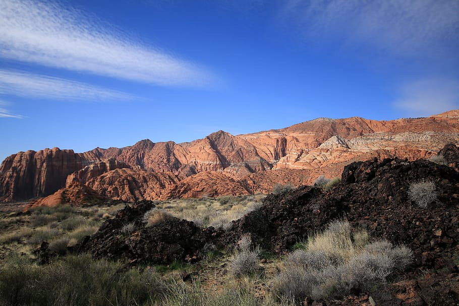 Utah, Berg, Rock, Rock - Objekt, Szenen - Natur, Landschaft, solide, Himmel, Felsformation, Umgebung, Nicht-städtische Szene, Wüste, Schönheit in der Natur, Land, Reiseziele, Natur, ruhige Szene, Pflanze, Klima, physische Geographie, keine Leute, trockenes Klima, halbtrocken, Gebirge, erodiert, draußen, Formation, Sandstein, 5K