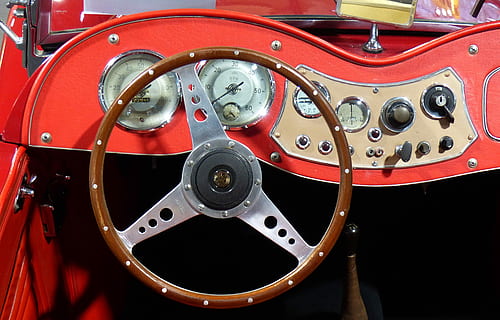 eerlijk, tentoonstelling, Old Timer, instrumenten, auto, historisch, oude auto's, klassiek, oldtimertentoonstelling, rood, vervoer, wiel, geen mensen, versnelling, technologie, wijze van transport, metaal, stuur, machinerie, cirkel, geometrische vorm, retro gestileerd, landvoertuig, uitrusting, snelheidsmeter, onderdeel van de machine, detailopname, controle, antiek, zilverkleurig, 4K, CC0, publiek domein, royaltyvrij