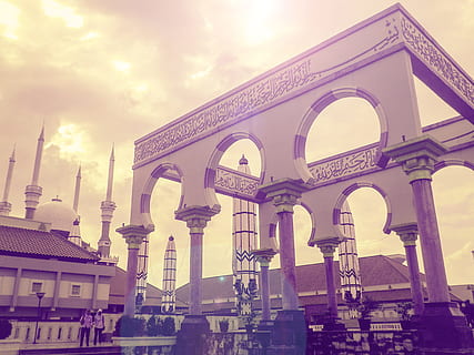 mesquita, edifici, pilars, columnes, àrab, islam, musulmana, arquitectura, estructura construïda, columna arquitectònica, destinacions de viatge, història, exterior de l'edifici, cel, viatjar, núvol - cel, turisme, el passat, arc, vista d’angle baix, naturalesa, cap gent, ciutat, dia, a l'aire lliure, 2K, CC0, domini públic, lliure de regalies