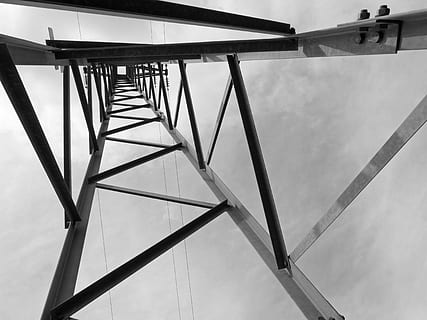 elektrischer Turm, Struktur, elektrisch, Turm, Struktur, elektrischer Turm, Metallstruktur, Geometrie, Elektrizität, Schwarz und weiß, die Architektur, stehlen, keine Leute, gebaute Struktur, Architektur und Gebäude, Metall, Baugewerbe, Himmel, Tag, draußen, Flachwinkelansicht, Natur, Verbindung, wolke - himmel, Legierung, Muster, Brücke, Stärke, Brücke - künstliche Struktur, Industrie, Technologie, Träger, 4K, CC0, gemeinfrei, lizenzfrei