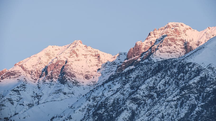 fotografie peisaj, acoperit cu zăpadă, Munte, maro, alb, albastru, cer, timpul zilei, am fugit, a fugit, zăpadă, umbră, natură, iarnă, varf de munte, peisaj, scenics, în aer liber, de munte, frumusețe în natură, temperatura rece, nici o persoana, scenice - natura, un munte acoperit de zăpadă, mediu inconjurator, liniște, o scenă liniștită, scenă non-urbană, cer senin, Pinaceae, conifer, Brad, 5K