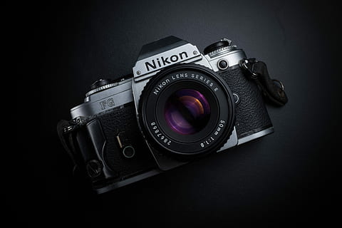 czarny, szary, aparat nikon, Nikon SLR Camera, powierzchnia, aparat fotograficzny, nikon, obiektyw, stary, zabytkowe, aparat fotograficzny - sprzęt fotograficzny, tematy fotograficzne, technologia, obiektyw - instrument optyczny, studio strzał, sprzęt fotograficzny, czarny kolor, czarne tło, obiektyw - oko, slr camera, aparat cyfrowy, zbliżenie, wewnątrz, pojedynczy obiekt, sprzęt, człowiek zrobiony, w stylu retro, żadnych ludzi, filmowanie, domowa kamera wideo, 5K, CC0, domena publiczna, darmowe zdjęcia