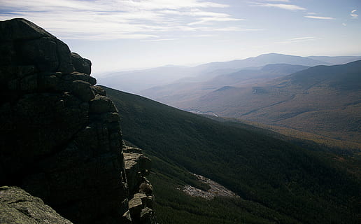 antenowy, widok, Zielony, Góra, widok z lotu ptaka, Zielona Góra, Natura, krajobraz, scenics, na dworze, szczyt górski, rock - obiekt, niebo, pasmo górskie, chmura - niebo, wzgórze, dolina, spokój, piękno natury, scenics - natura, spokojna scena, scena pozamiejska, środowisko, skała, dzień, zdalny, idylliczny, solidny, wylądować, żadnych ludzi, 5K, CC0, domena publiczna, darmowe zdjęcia