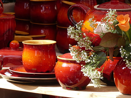 keramik, fajance, stilleben, t, keramisk, rød, udstilling, meissen tyskland, indendørs, variation, ingen mennesker, mad og drikke, vase, blomst, blomstrende plante, plante, friskhed, tæt på, bord, natur, arrangement, valg, fokus på forgrunden, dekoration, sund kost, porcelæn, glas, blomster arrangement, 2K, CC0, offentligt domæne, royaltyfrie