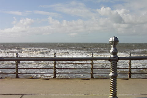 Blackpool, oceà, mar, passeig marítim, platja, sorra, Anglaterra, Costa, cel, vista, Gran Bretanya, turisme, Resort, relaxa't, vora del mar, anglès, sol, cap de setmana, Lancashire, frontal, línia de costa, aigua, barana, núvol - cel, horitzó sobre l’aigua, horitzó, escenics - natura, bellesa a la natura, dia, naturalesa, cap gent, metall, onada, escena tranquil·la, terra, idíl·lic, a l'aire lliure, 1080P, CC0, domini públic, lliure de regalies