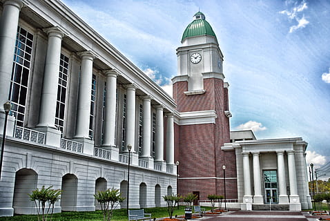 palau de justícia, edifici, Torre del Rellotge, cel, núvols, arquitectura, molles de cales verdes, florida, hdr, exterior de l'edifici, estructura construïda, columna arquitectònica, torre, lloc de culte, cap gent, núvol - cel, dia, naturalesa, creença, religió, planta, història, vista d’angle baix, cúpula, a l'aire lliure, rellotge, columnata, 4K, CC0, domini públic, lliure de regalies