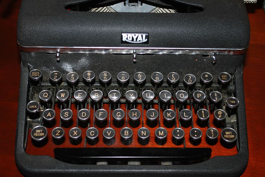 macchina da scrivere, lettere, genere, ufficio, vecchio, classico, testo, numero, in stile retrò, tecnologia, antico, comunicazione, avvicinamento, in casa, metallo, nessuno, lettera, alfabeto, forma, storia, vista dall'alto, sceneggiatura occidentale, forma geometrica, premi il bottone, tastiera, 4K