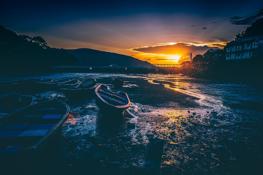 embarcacions, vora del mar, daurat, hores, fotografia, jon boats, oceà, posta de sol, platja, aigua, vaixell, sol, taronja, blau, reflexió, nostalgium, asium, Xina, HK, hong kong, hora màgica, mar, Riba, poble, cel, núvol - cel, arquitectura, naturalesa, bellesa a la natura, escenics - natura, muntanya, transport, exterior de l'edifici, cap gent, estructura construïda, vaixell nàutic, tranquil·litat, escena tranquil·la, a l'aire lliure, manera de transport, 5K