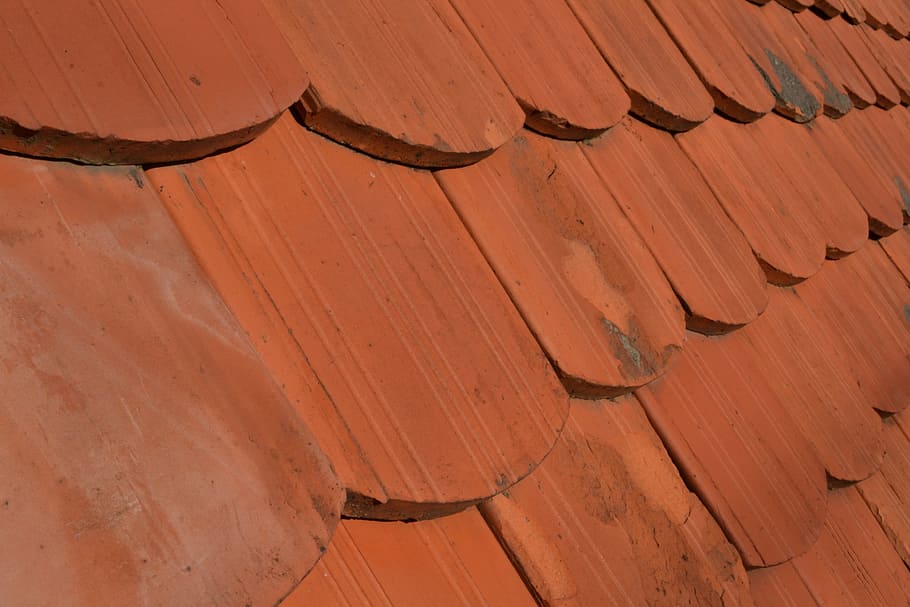 terrat, edifici, arquitectura, vermell, exterior, casa, urbà, apartament, poble, Església, rajola, estructura, material, sostre, teula de teulada, roofer, argila, patró, terracota, fons, industria de la construcció, estructura construïda, marc complet, cap gent, textura, marró, material de fusta, dia, vista d’angle alt, naturalesa, a l'aire lliure, paisatge, en fila, llum solar, escena rural, destinacions de viatge, 4K