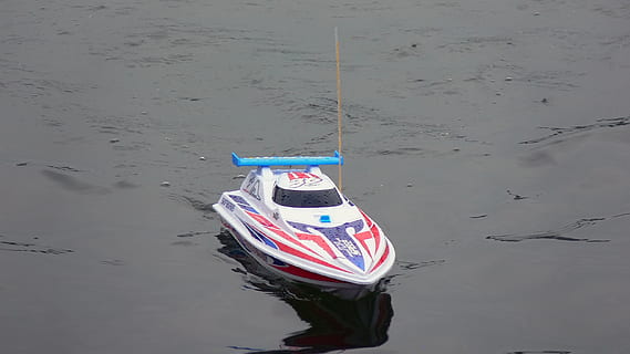 modelo de barco de controle remoto, Ciência e Tecnologia, modelo, agua, uma pessoa, de praia, dia, pessoas reais, visão de alto ângulo, natureza, terra, estilos de vida, atividade de lazer, ao ar livre, areia, mar, beira-mar, homens, comprimento total, infância, mulheres, 2K, CC0, domínio público, royalty free