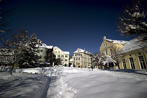 sníh, zimní, led, Studený, zamrzlý, špatné aussee, styria, Rakousko, architektura, studená teplota, exteriér budovy, stavba, strom, budova, rostlina, Příroda, město, destinace, nebe, cestovat, modrý, bílá barva, Dovolená, venku, 5K, CC0, veřejná doména, bez autorských práv