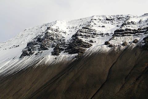 снимка на планината, snowcap, планина, снимка, сняг, природа, зима, пейзаж, scenics, на открито, планински връх, лед, небе, студена температура, без хора, ден, сценична природа - природа, красота в природата, планина със сняг, заобикаляща среда, спокойна сцена, спокойствие, рок, извънградска сцена, планинска верига, рок - обект, образуване, 5K, CC0, обществено достояние, роялти безплатно