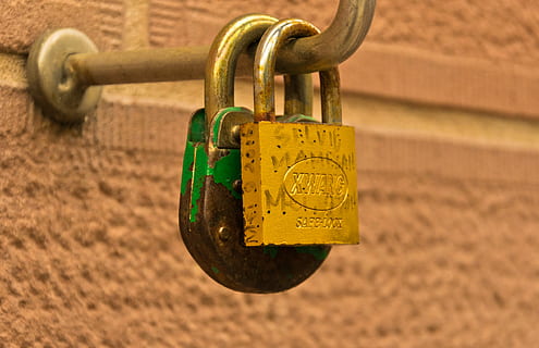 blocare, lacăt, Securitate, fier, Siguranță, metal, protecţie, a închide, agăţat, nici o persoana, lanţ, să se concentreze asupra primelor elemente, în aer liber, vechi, dragoste, emoţie, ruginit, speranță - concept, emoție pozitivă, noroc, conexiune, 4K, CC0, domeniu public, fără drepturi de autor