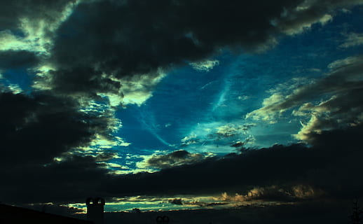 biru, langit, awan, lampu, panorama, spektakuler, awan - langit, badai, keindahan di alam, scenics - alam, alam, tidak ada orang, cloudscape, awan badai, hujan badai, langit yang dramatis, bayangan hitam, lingkungan Hidup, kekuatan di alam, malam, mendung, di luar rumah, gelap, yg beralamat buruk, 2K, CC0, domain publik, bebas royalti