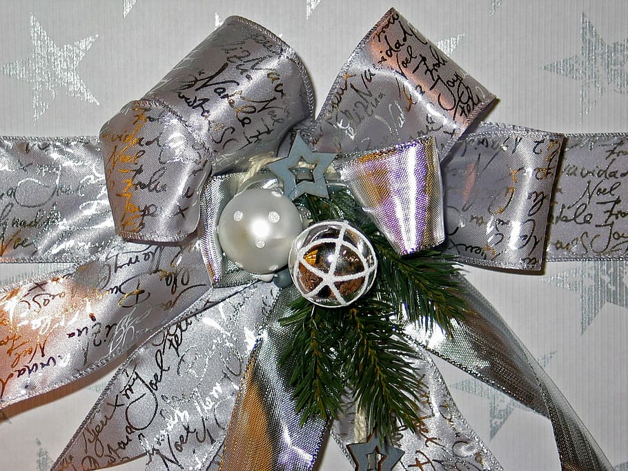 bucle, Nadal, regal, decoració, envasos, embalat, cinta de regal, plata, targeta de felicitació, nit de Nadal, advent, mitbringsel, Festival, casolà, sorpresa, regalar, joia, aniversari, celebració, fet a mà, invitacions, mapa, va modificar, fet, globus de nadal, decoració de Nadal, arbre, adorn de Nadal, a l'interior, festa, arbre de Nadal, primer pla, cap gent, esdeveniment, vacances - esdeveniment, planta, natura morta, color plata, hivern, caixa-contenidor, 1080P