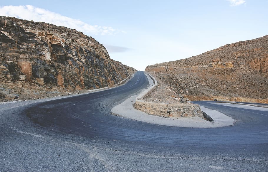 gris, carretera, blanc, cel, vent, conduir, explorar, viatge de carretera, desert, Orient Mitjà, àrid, Àfrica, naturalesa, paisatge, blau, camp, poder, energia, turbina, verd, núvol, manera, electricitat, renovable, ambiental, prat, indústria, asfalt, rural, granja, medi ambient, transport, tecnologia, conservació, molí de vent, escalfament, alternativa, elèctric, ecologia, global, a l'aire lliure, generar, generador, rotació, carrer, infraestructura, sostenible, sòlid, escena no urbana, rock - object, rock, el camí a seguir, corba, direcció, carretera sinuosa, cap gent, escenics - natura, muntanya, bellesa a la natura, dia, carretera de muntanya, 1080P