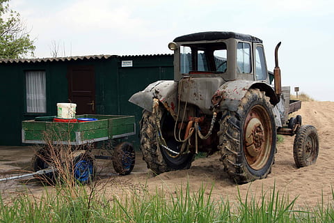 tractor, Usedom, Marea Baltica, plajă, agricultură, transport, mijloc de transport, vehiculul terestru, zi, cer, arhitectură, natură, staționar, exteriorul clădirii, nici o persoana, abandonat, teren, construită, utilaje agricole, mașini agricole, rural, obosi, camion, fermă, în aer liber, roată, 4K, CC0, domeniu public, fără drepturi de autor