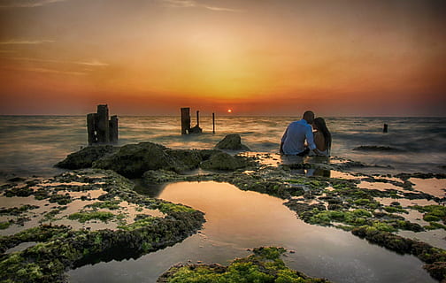 Sonnenuntergang, Dämmerung, Wolken, Meer, Ozean, Himmel, Strand, Wellen, Sand, wunderschönen, Urlaub, hdr, Horizont, Königtum, Sonne, Gelb, echt, Platz, Foto, rot, Natur, Landschaft, natürlich, Licht, Sonnenlicht, Orange, bunt, heiß, Farbe, tolle, Wasser, Menschen, draußen, Küste, Urlaube, ruhige Szene, Sommer-, Land, Männer, Schönheit in der Natur, Lebensstile, Horizont über Wasser, Erwachsene, solide, Szenen - Natur, zwei Menschen, Rückansicht, Freizeitbeschäftigung, Blick auf Ansicht, 4K, CC0, gemeinfrei, lizenzfrei
