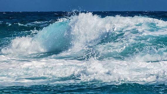 maremotos, ola, burbujas, espuma, rociar, energía, agua, chapoteo, líquido, mar, poder, salpicadura de agua, acción, azul, naturaleza, navegar, salpicaduras, nadie, marina, movimiento, frente al mar, poder en la naturaleza, deporte, deporte acuático, surf, belleza en la naturaleza, paisajes - naturaleza, cielo, ambiente, al aire libre, día, rotura, 4K, CC0, dominio público, libre de derechos