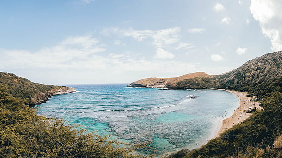 photographie de paysage, littoral, bleu, lagune, pris, jour, paradis, mer, la nature, paysages, paysage, plage, eau, été, en plein air, ciel, personne, image couleur, île, beauté dans la nature, lieux de voyage, Destinations de voyage, nuage - ciel, les vacances, paysage marin, tranquillité, paysages - nature, terre, scène tranquille, Roche, journée, Montagne, rock - objet, solide, baie, 4K, CC0, domaine public, libre de droits